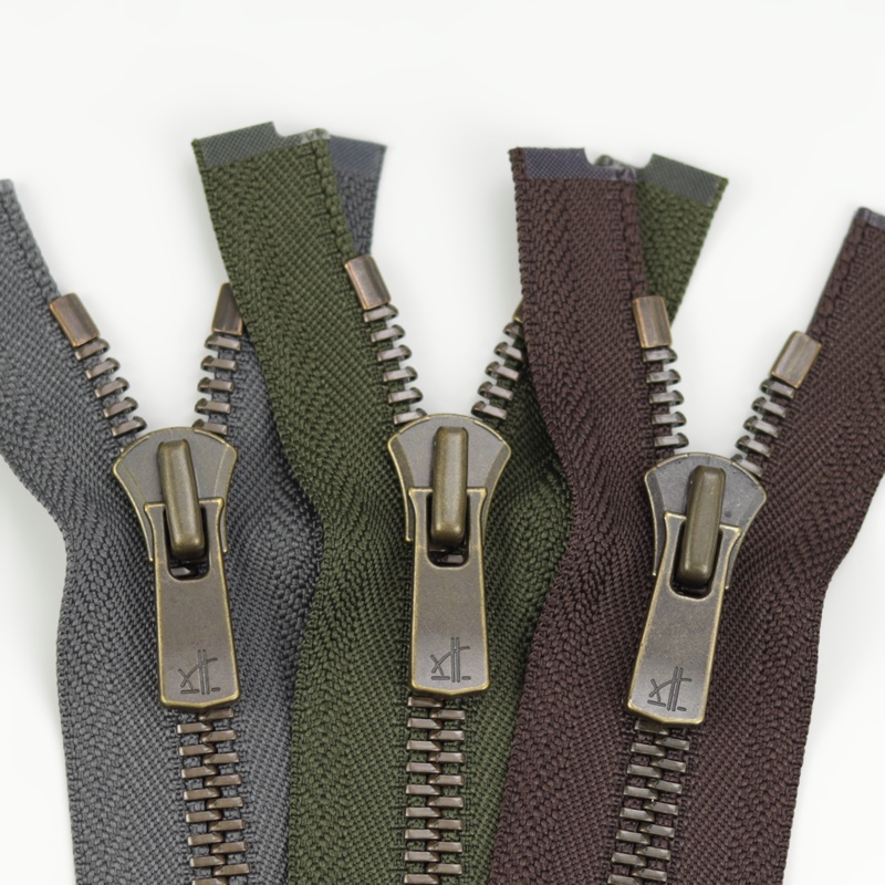 日本YKK Excella 8号 平牙 单开口夹克拉链 384 305 570 I 古铜齿